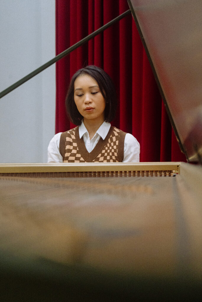 Reese Carly Manglicmot - Harpsichord