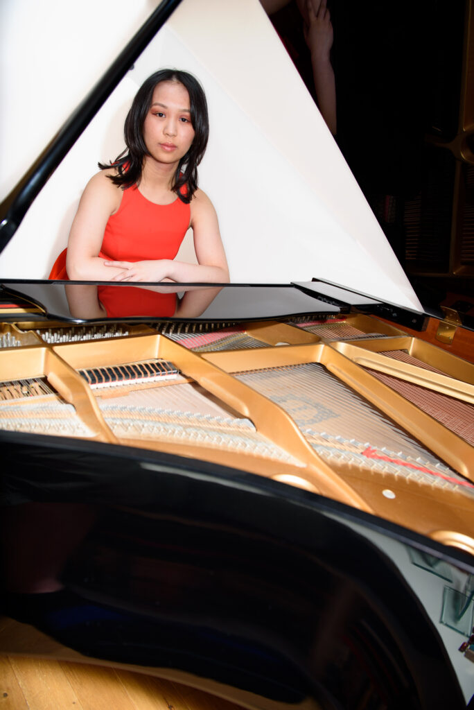 Reese Carly Manglicmot - Piano